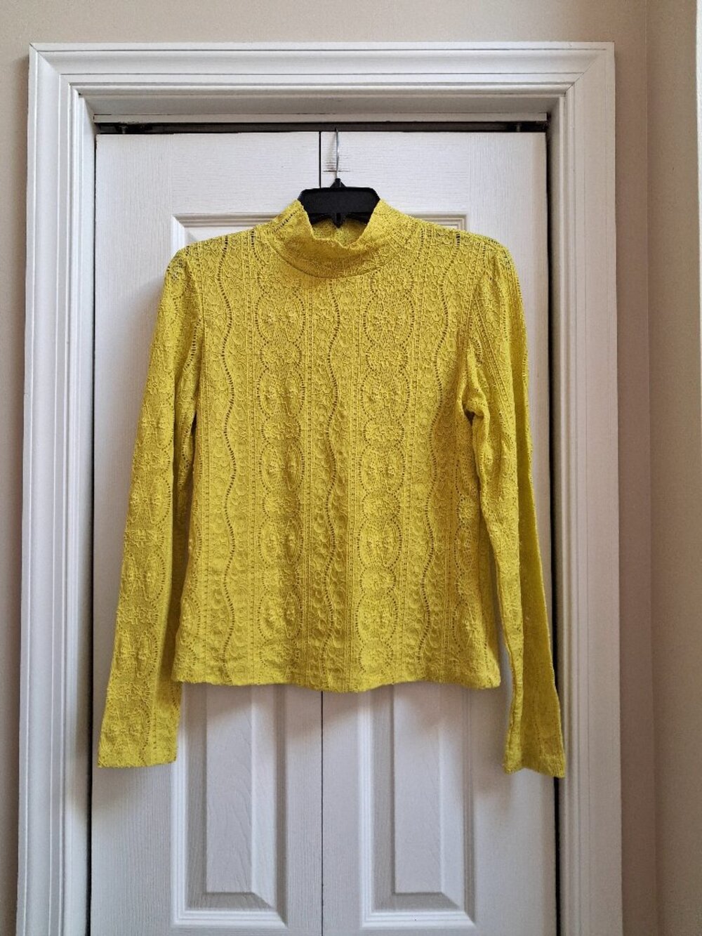 ANTHROPOLOGIE Chartreuse Lace Mock Neck Long Sleeve Top sz M